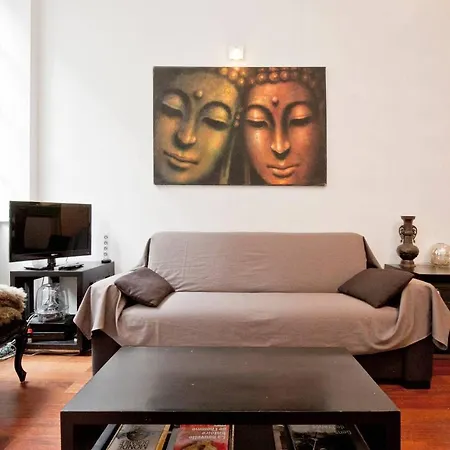 Romantic Close To Le Marais