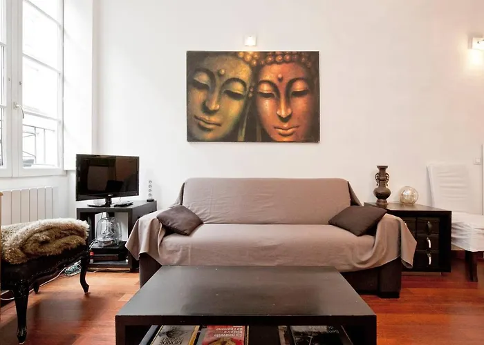 Romantic Close To Le Marais